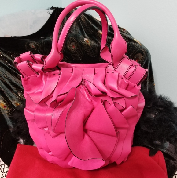 Valentino Handbags - EUC Valentino bag